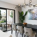 Apartament Triplex En Aloha Gardens, 4 *