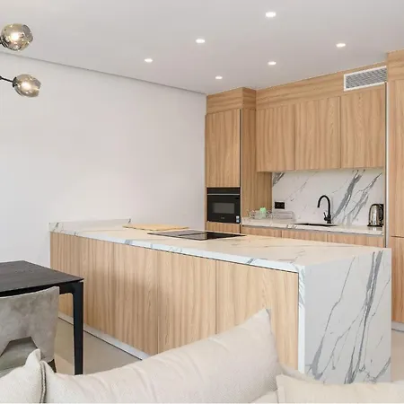 شقة Triplex En Aloha Gardens, 4 *