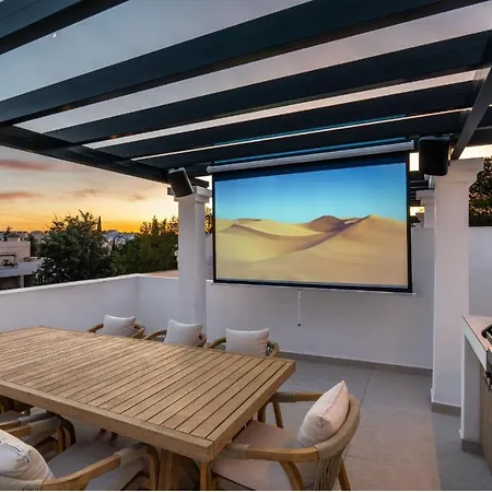 Triplex En Aloha Gardens, 4 Apartment *