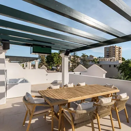 Apartment Triplex En Aloha Gardens, 4 *
