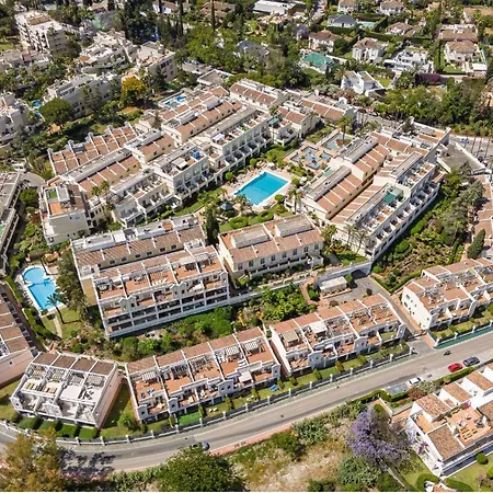 Triplex En Aloha Gardens, 4 Apartment