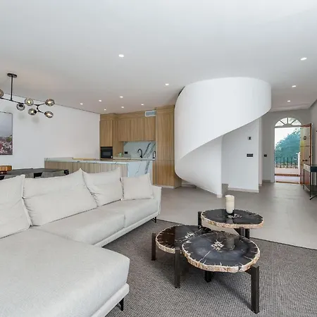 Apartment Triplex En Aloha Gardens, 4 *